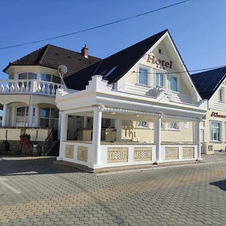 Kemence Csárda és Szálloda Nyíregyháza Exterior foto
