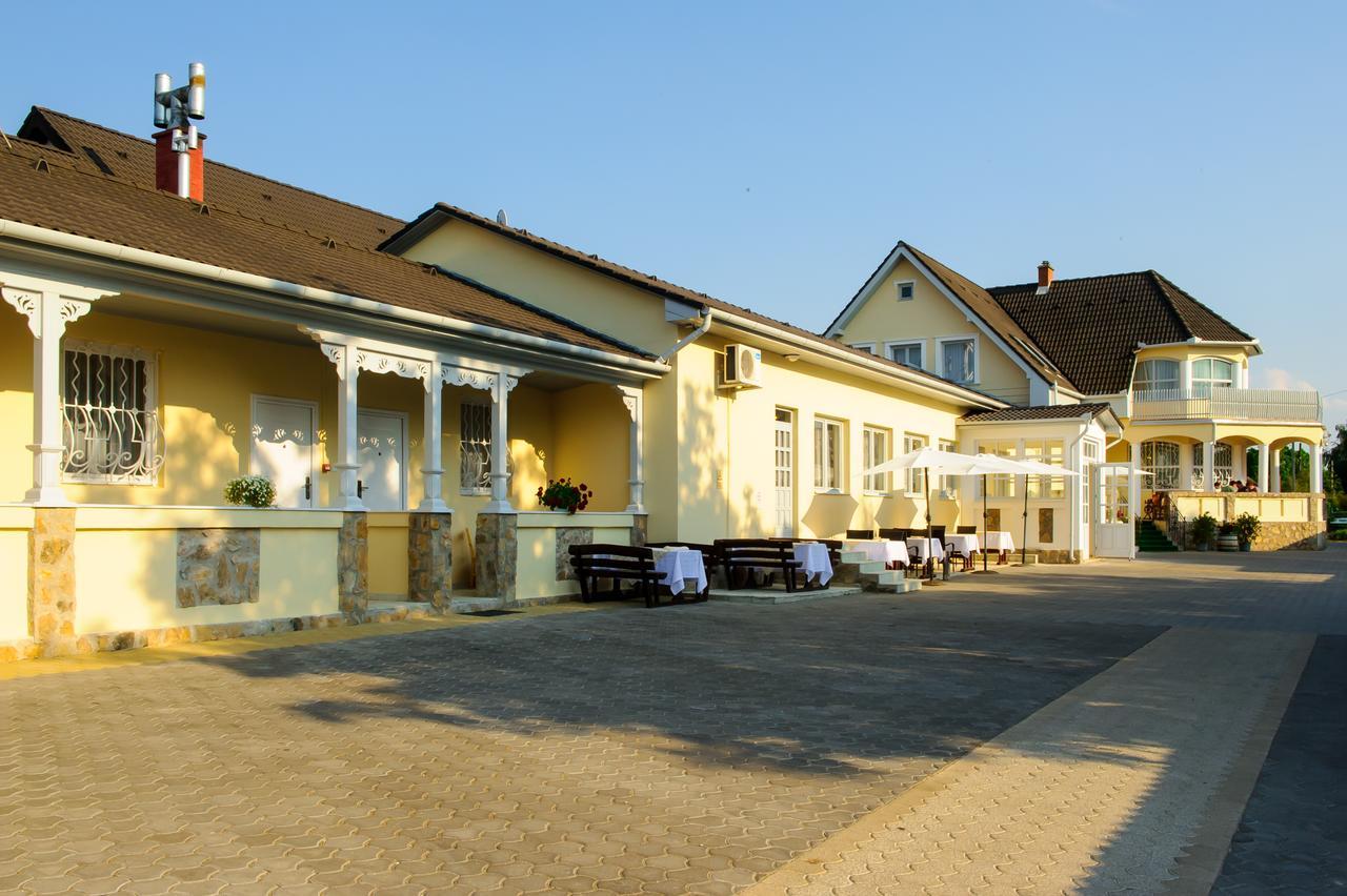 Kemence Csárda és Szálloda Nyíregyháza Exterior foto